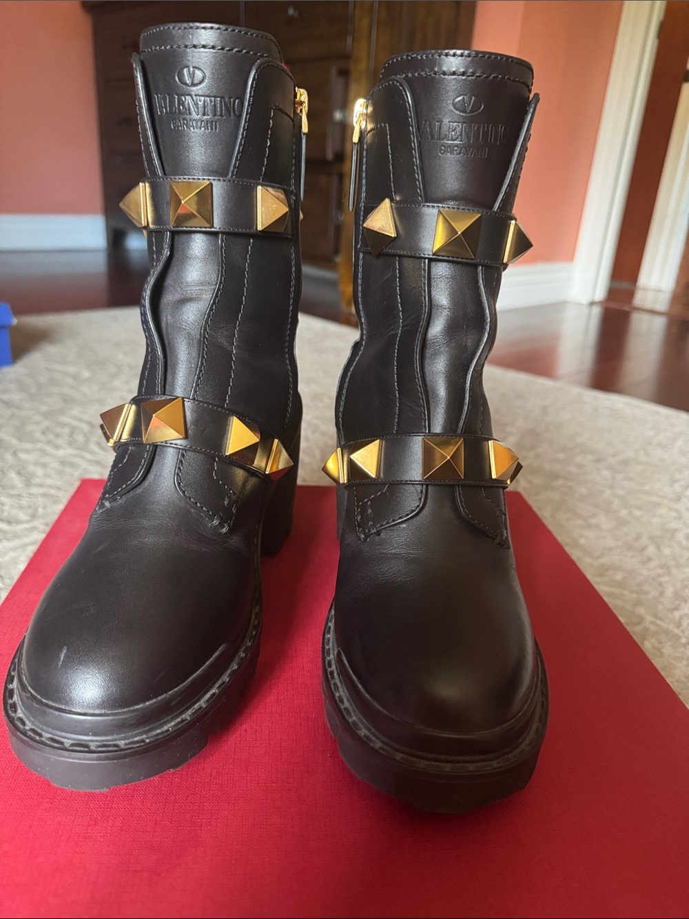 Valentino Garavani women ‘s Black Leather Studded Boots
